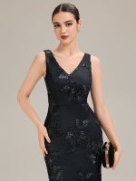 Deep V-Neck Embroidered Sleeveless Evening Dress - Image 22