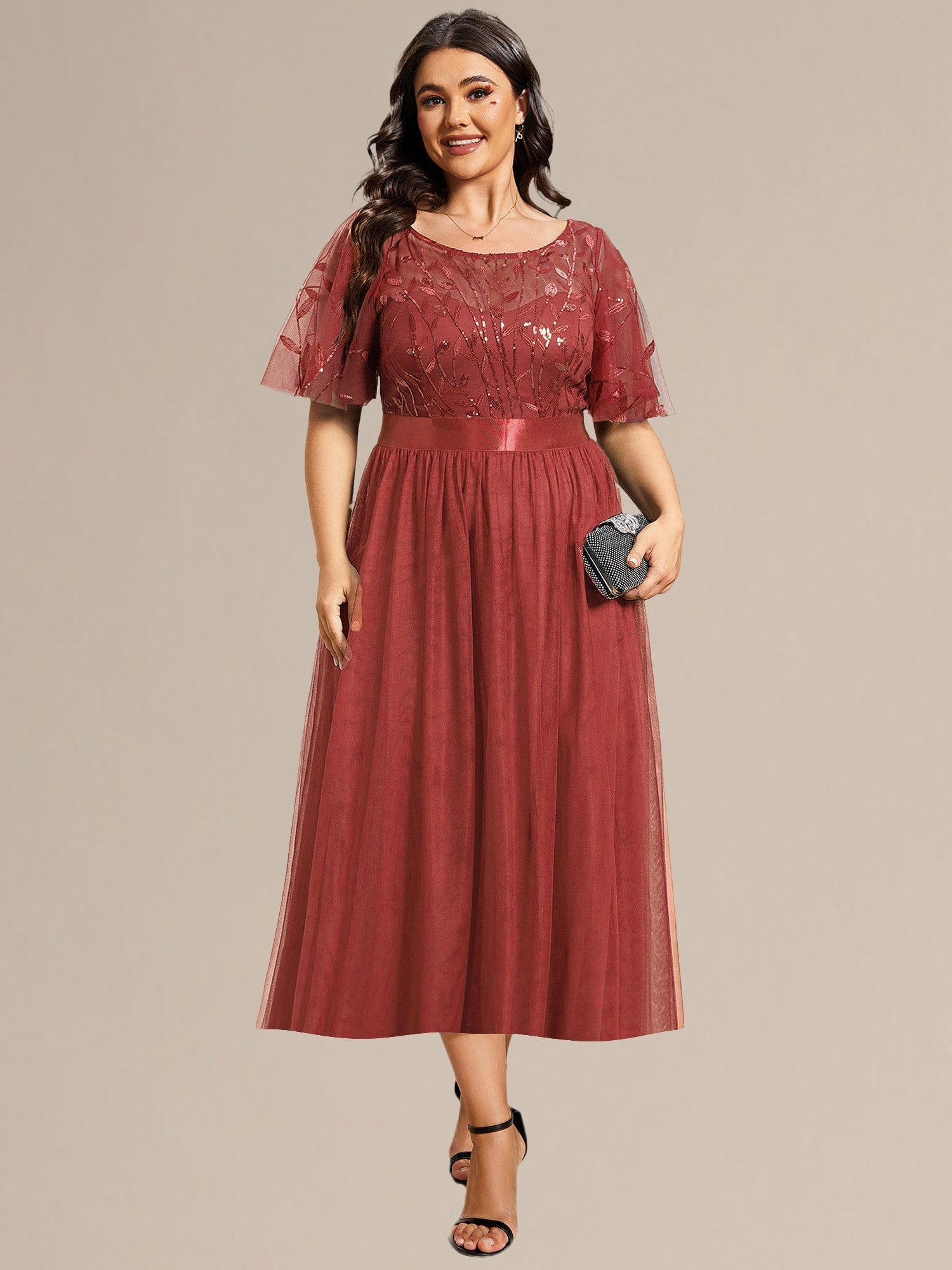 ee00906bo-pjt_61b4cce0-9a46-4864-bdfe-9ed802fbad52 Plus Size Sequin Leaf Midi Evening Dress - Image 16