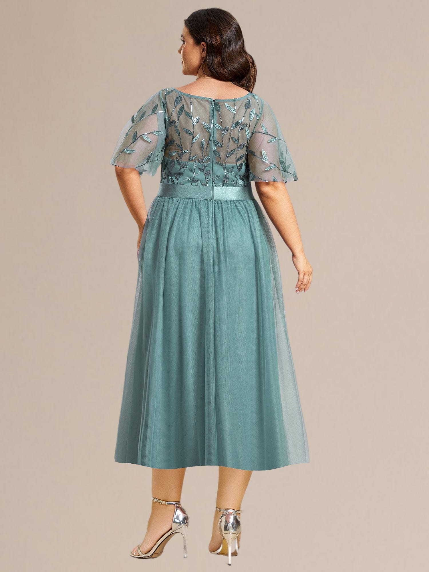 ee00906db-pjt2_e49ff675-4cbc-4693-ab8d-3bad52336d15 Plus Size Sequin Leaf Midi Evening Dress - Image 21